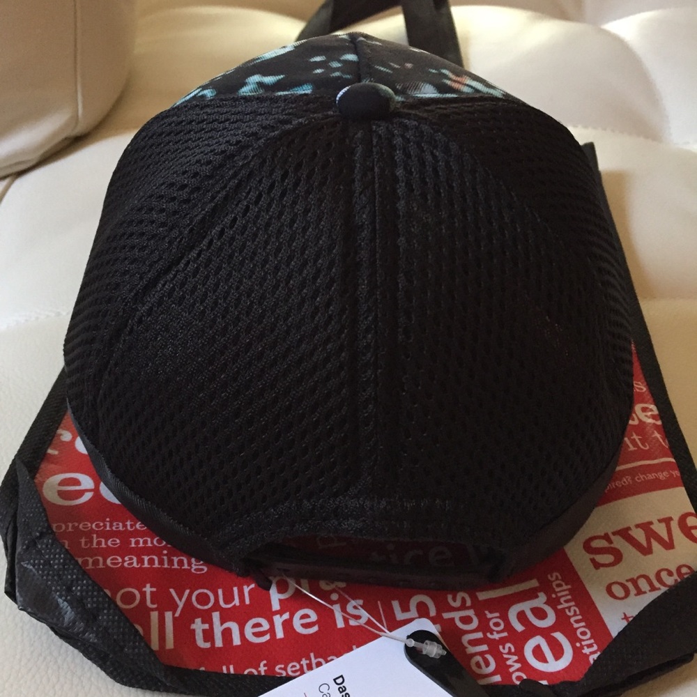 NWT LULULEMON DASH AND SPLASH CAP II PIXEL HAT - Picture 5 of 7